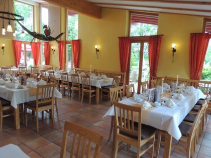 照片: https://www.facebook.com/pages/Cafe-Restaurant-Hartsee-St%C3%BCberl/101645596583349