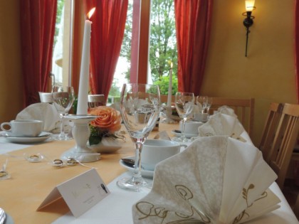 照片: https://www.facebook.com/pages/Cafe-Restaurant-Hartsee-St%C3%BCberl/101645596583349
