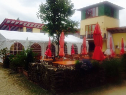 照片: https://www.facebook.com/pages/Cafe-Restaurant-Hartsee-St%C3%BCberl/101645596583349